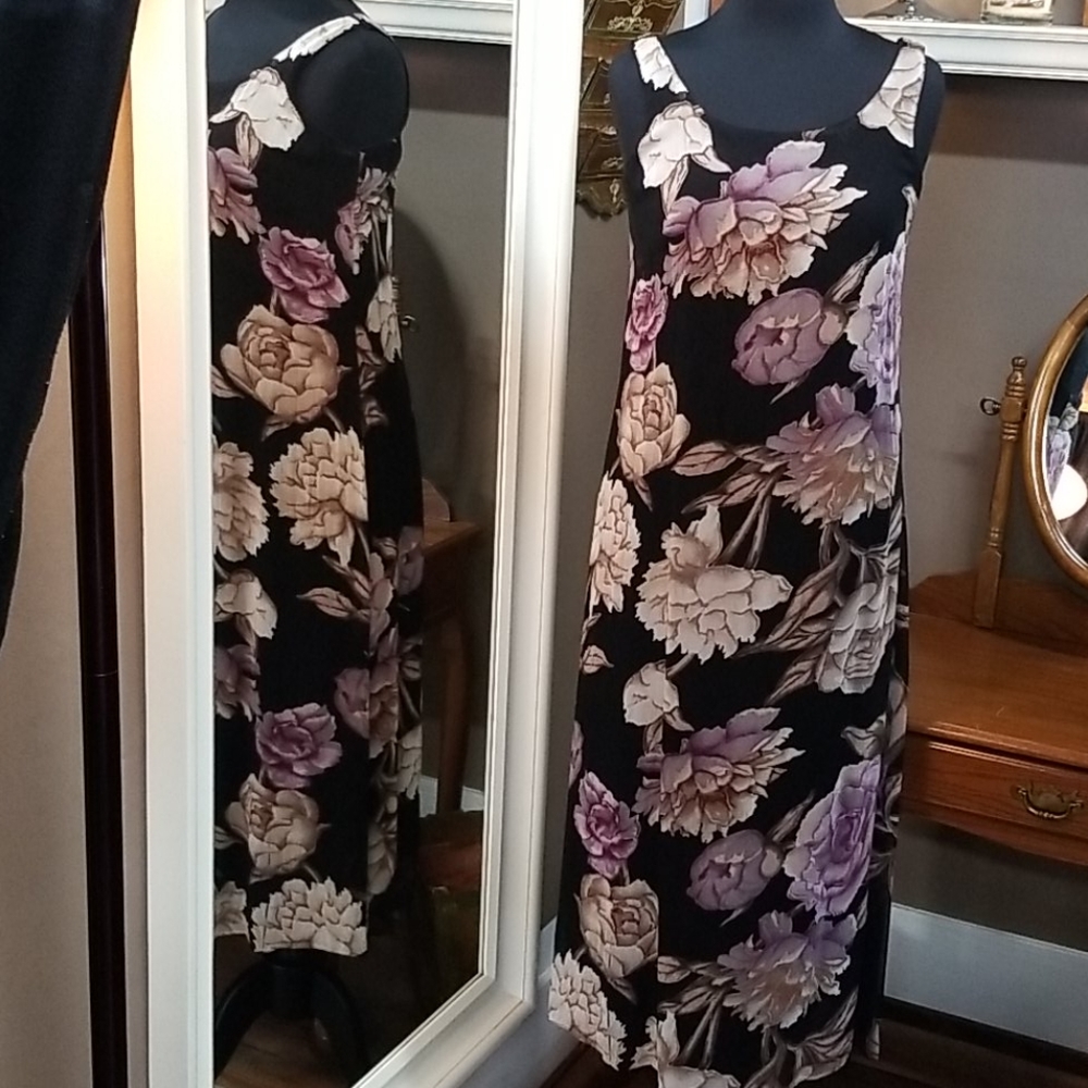 Nostalgia black maxi w/lavender flowers size sm.